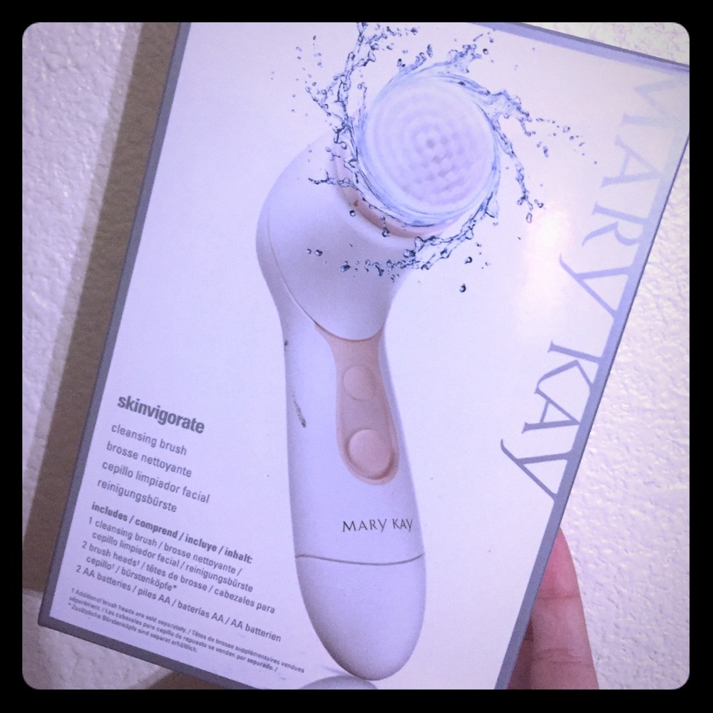 Mary Kay Skinvigorate brush